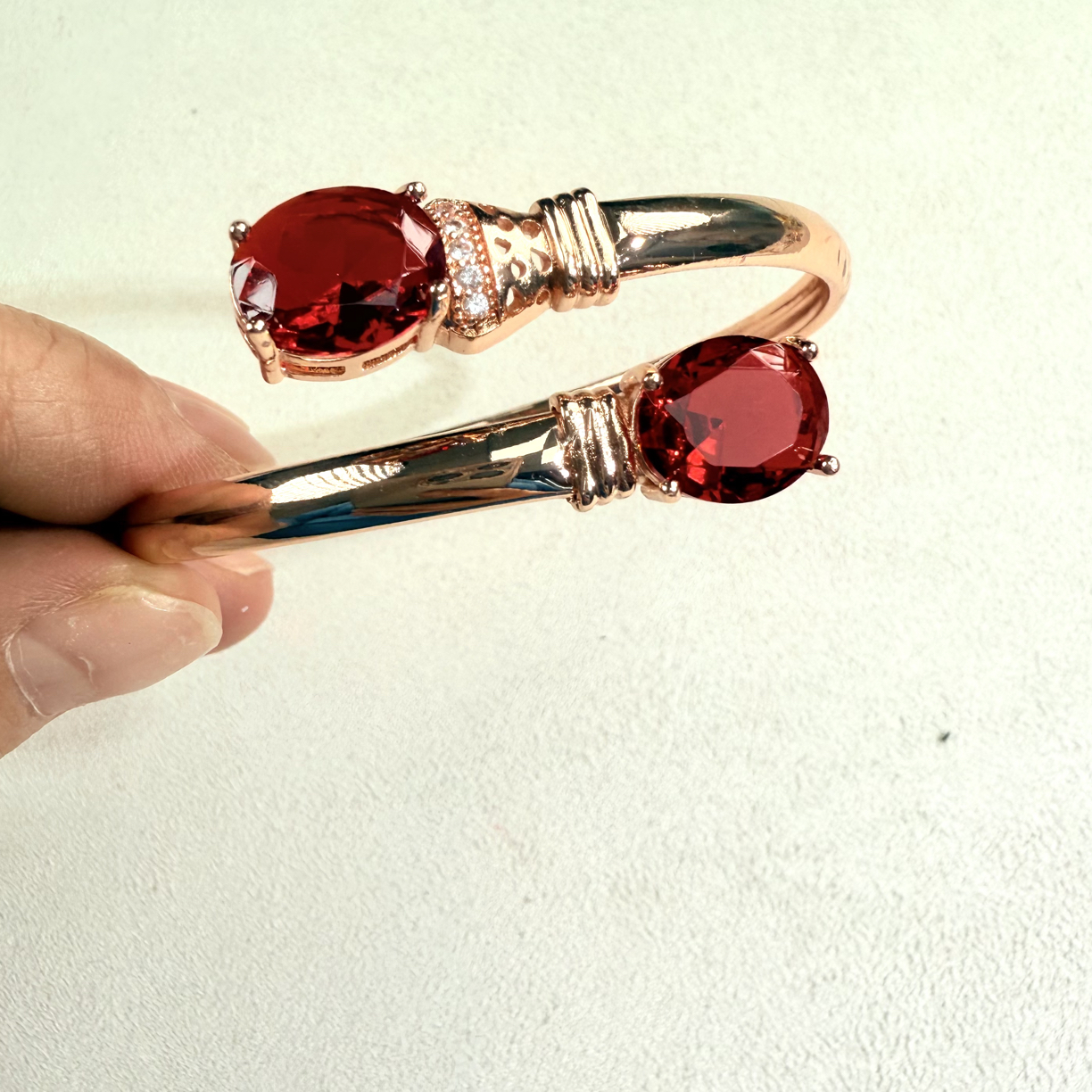 纯铜仿水晶手镯 新款时尚قىزىل ياقۇت بىلەيزۈك 