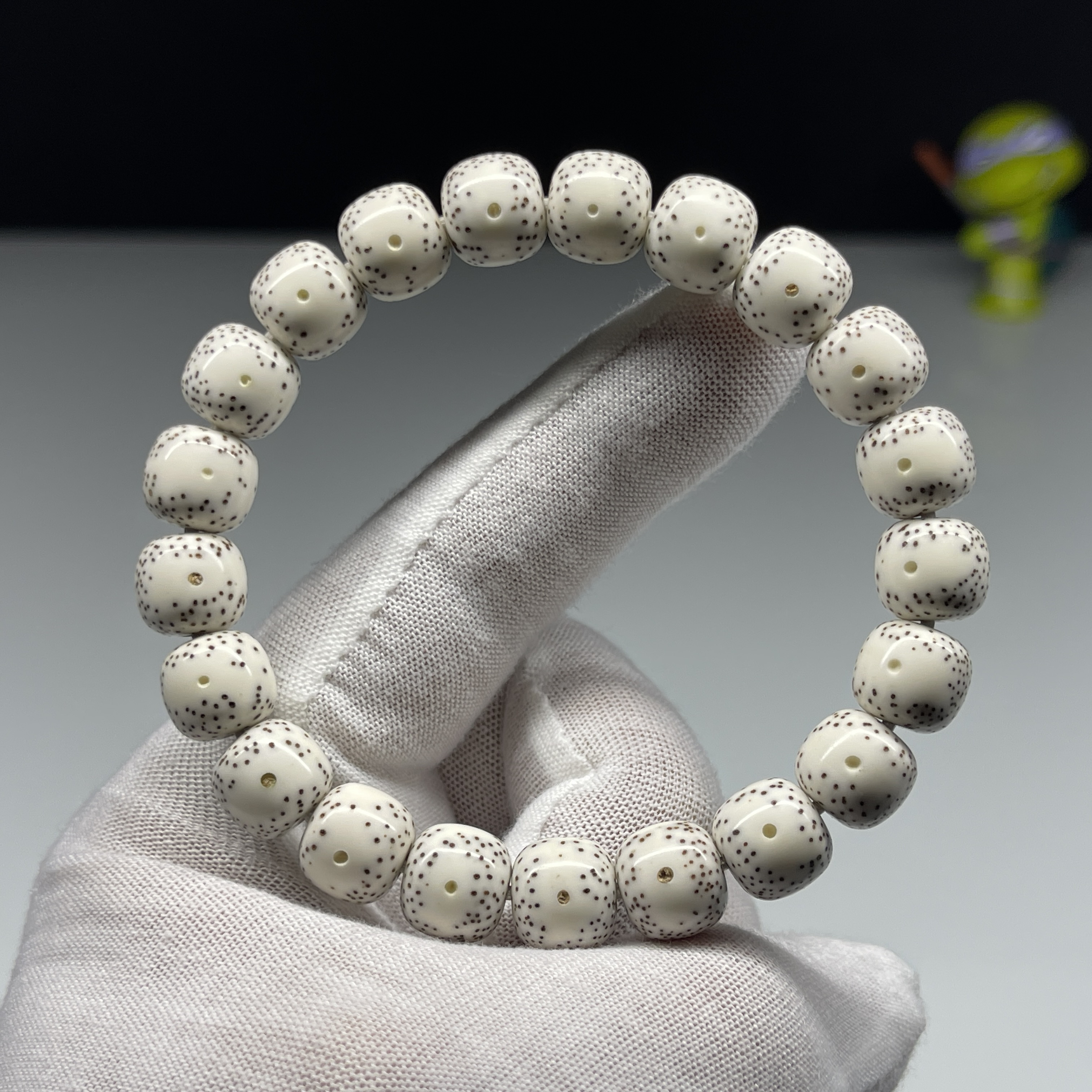 星月菩提手串 10.8X10 正月双留白 同枝原脂白 老型桶珠 稀散细星