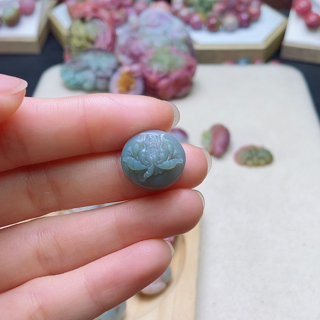 玛瑙/玉髓珠宝奇石未镶嵌江****月盐源玛瑙定制