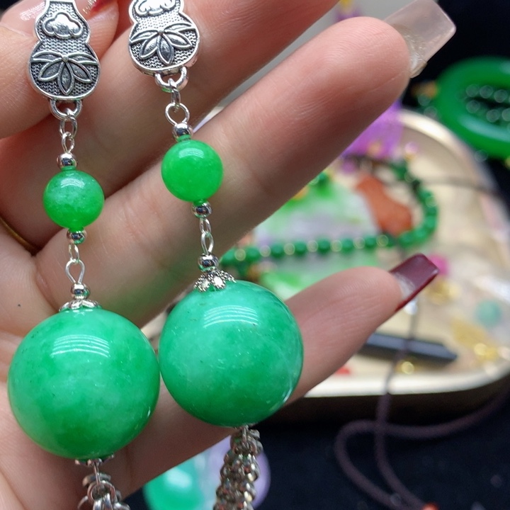 翡翠颈饰未镶嵌吊坠