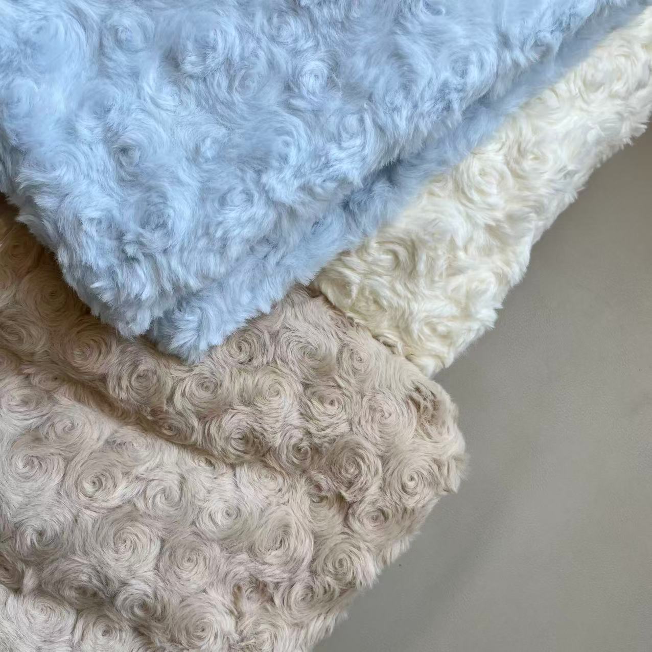 3-153-一款五色家用毛毯玫瑰仿兔绒毯