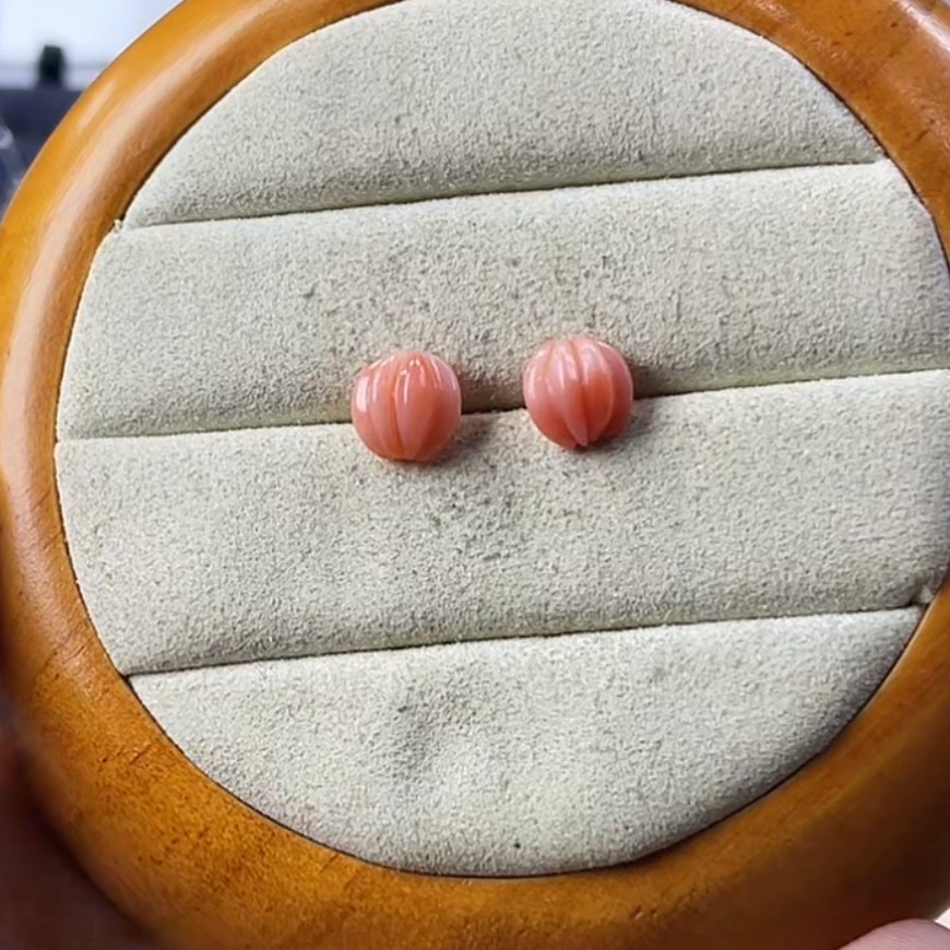 天然宝石红珊瑚耳饰