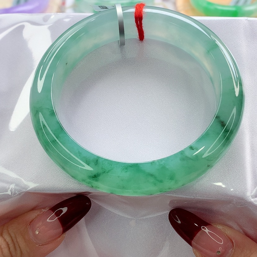 【闪购商品】翡翠手镯未镶嵌57.2 深邃绿野仙踪 灵