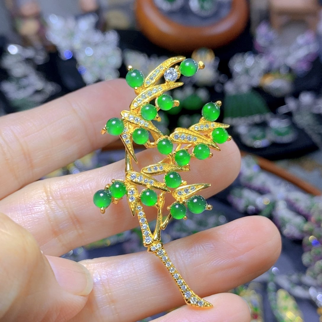 翡翠颈饰银S925镶嵌天然翡翠