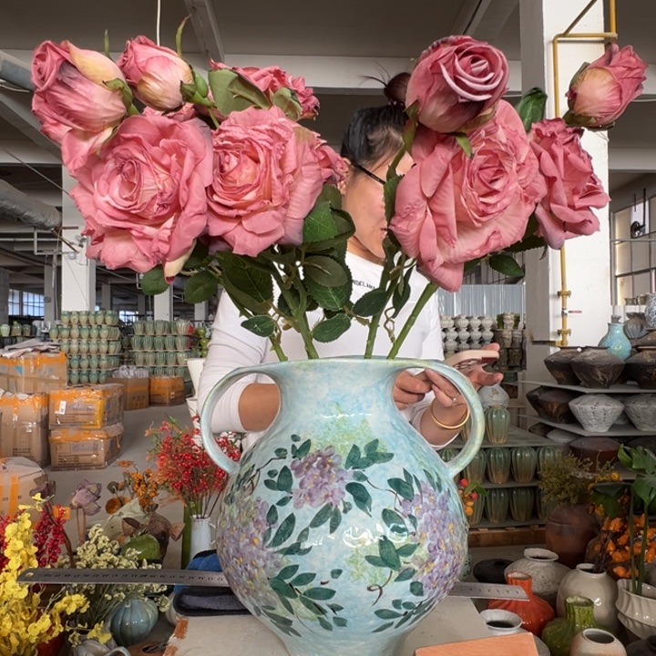 景德镇陶瓷花瓶工厂