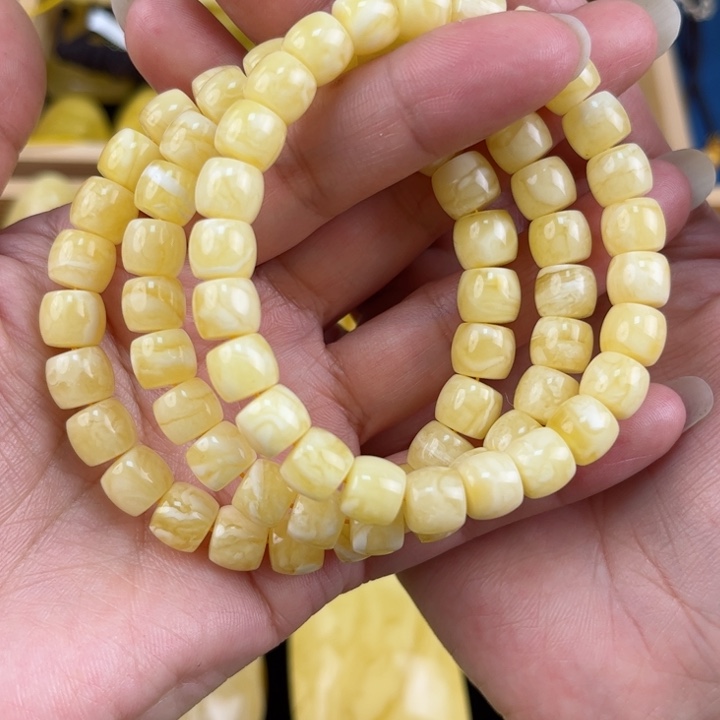 琥珀珠宝奇石未镶嵌琥珀，多样性发其一