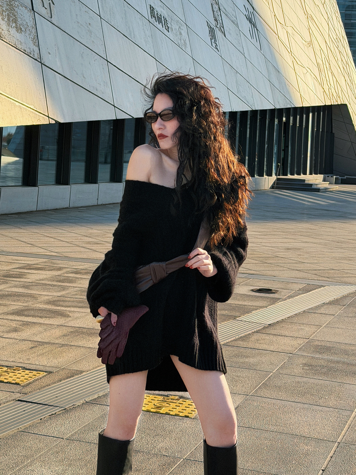 MIRROR 【涛姐精选】 有趣的灵魂黑色V领重磅山羊绒毛衣