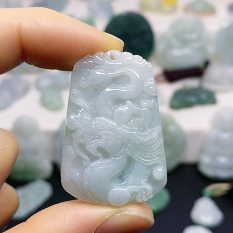 翡翠颈饰未镶嵌吊坠