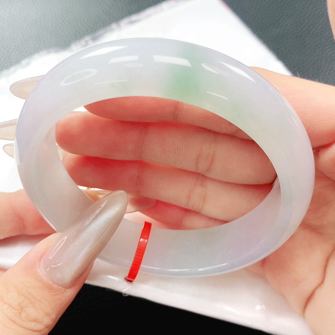 翡翠手镯未镶嵌58圈