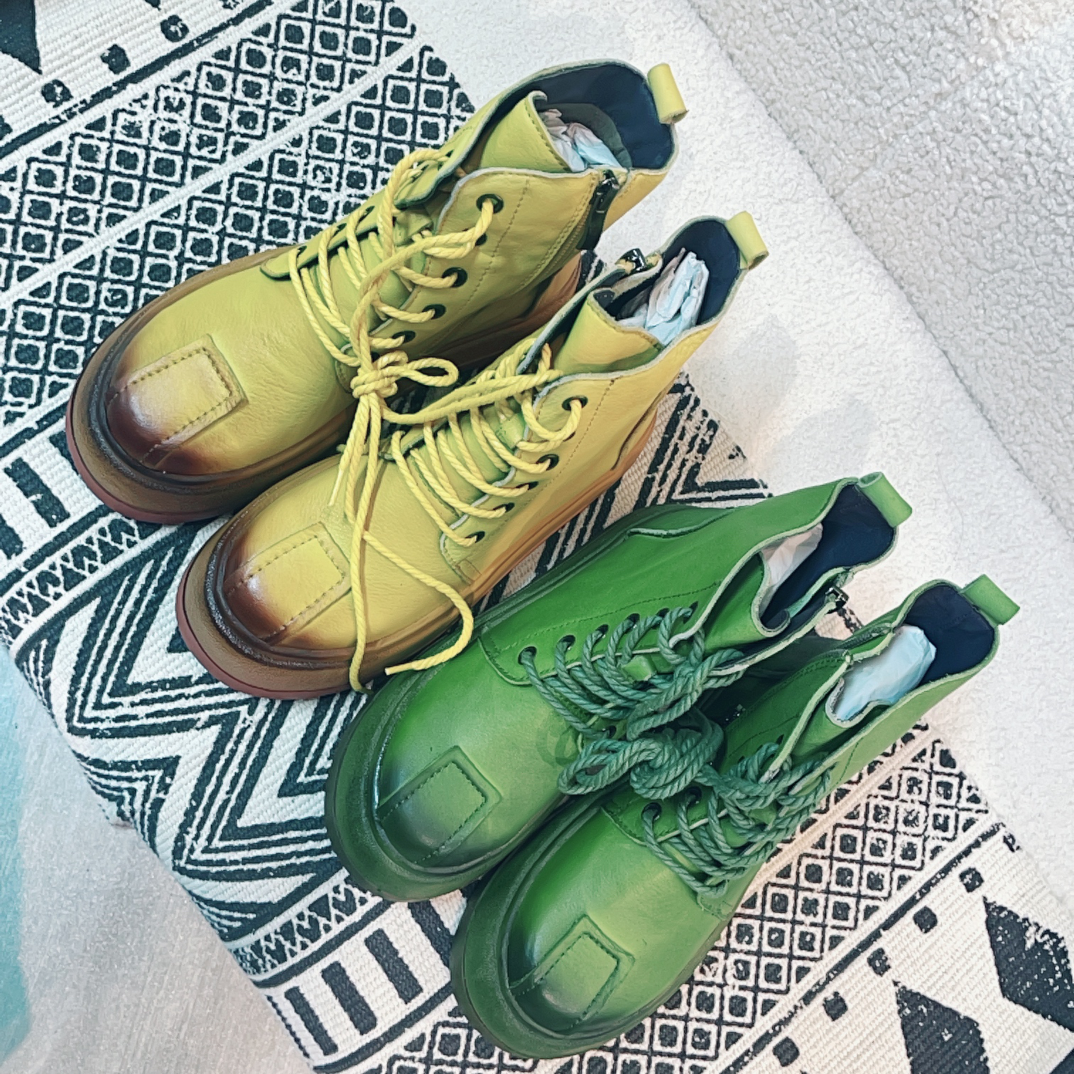 圆头系带英伦潮流高帮马丁靴-果梓357