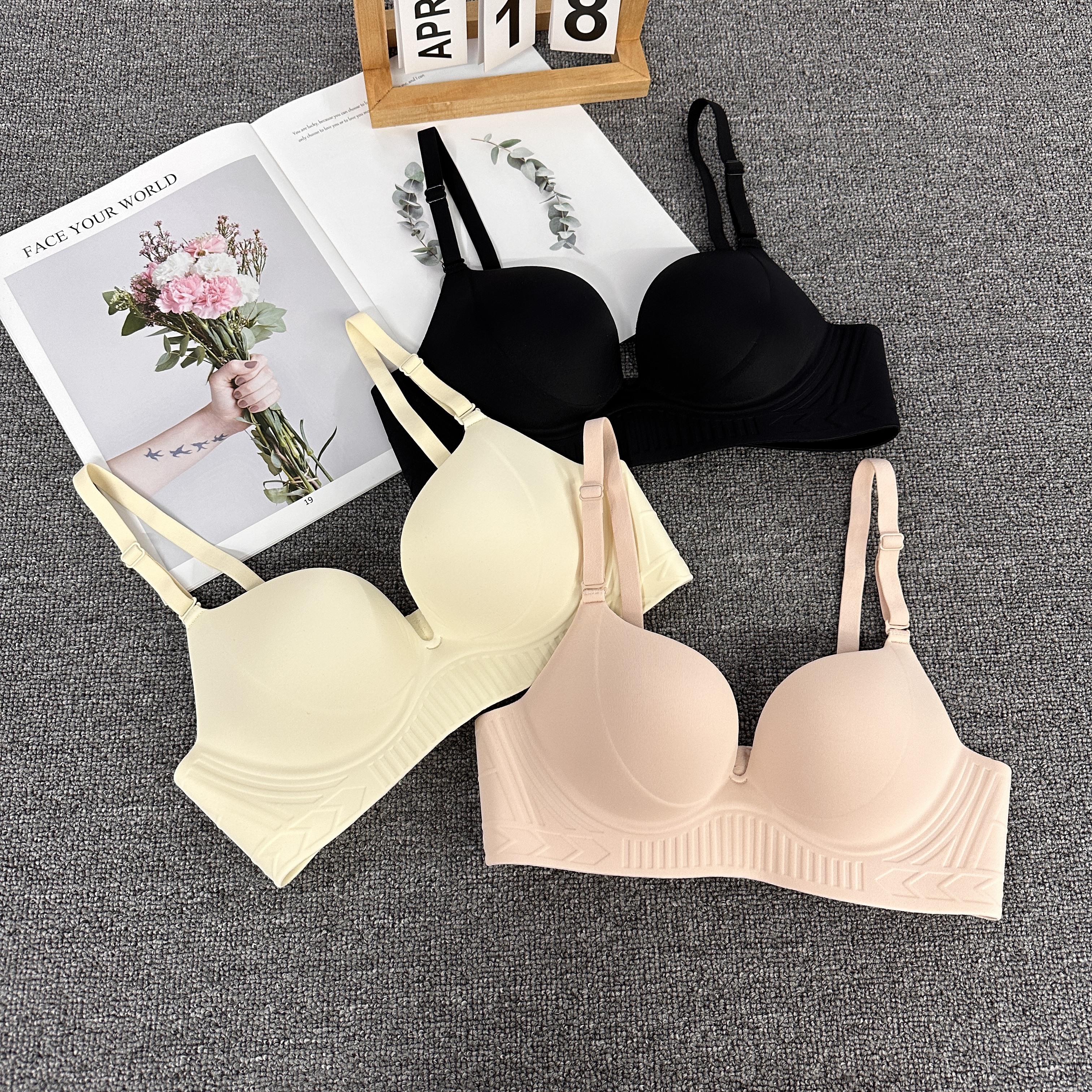 新款无痕小胸聚拢显大性感上托收副乳防下垂无钢圈美背文胸罩