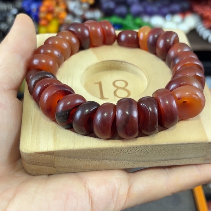 雨***虹玛瑙/玉髓颈饰未镶嵌