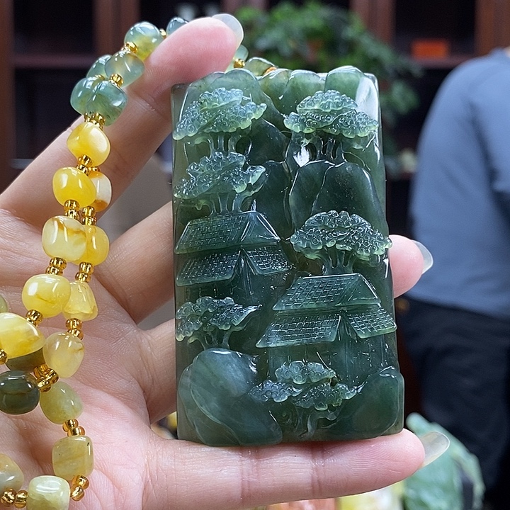 蛇纹石玉未镶嵌颈饰