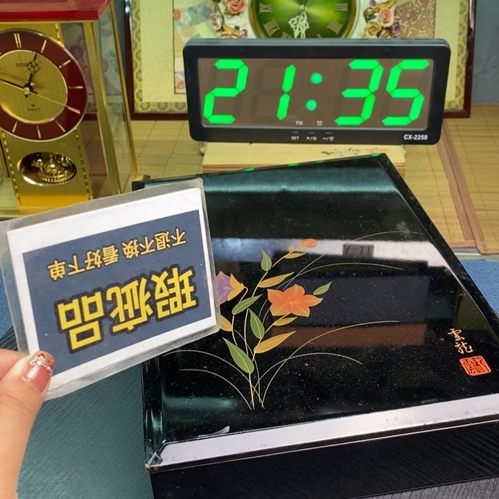 摆件有瑕疵有瑕疵