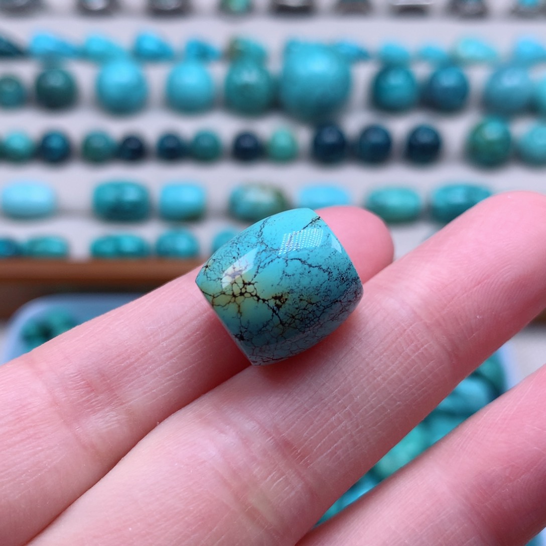 绿松石颈饰未镶嵌