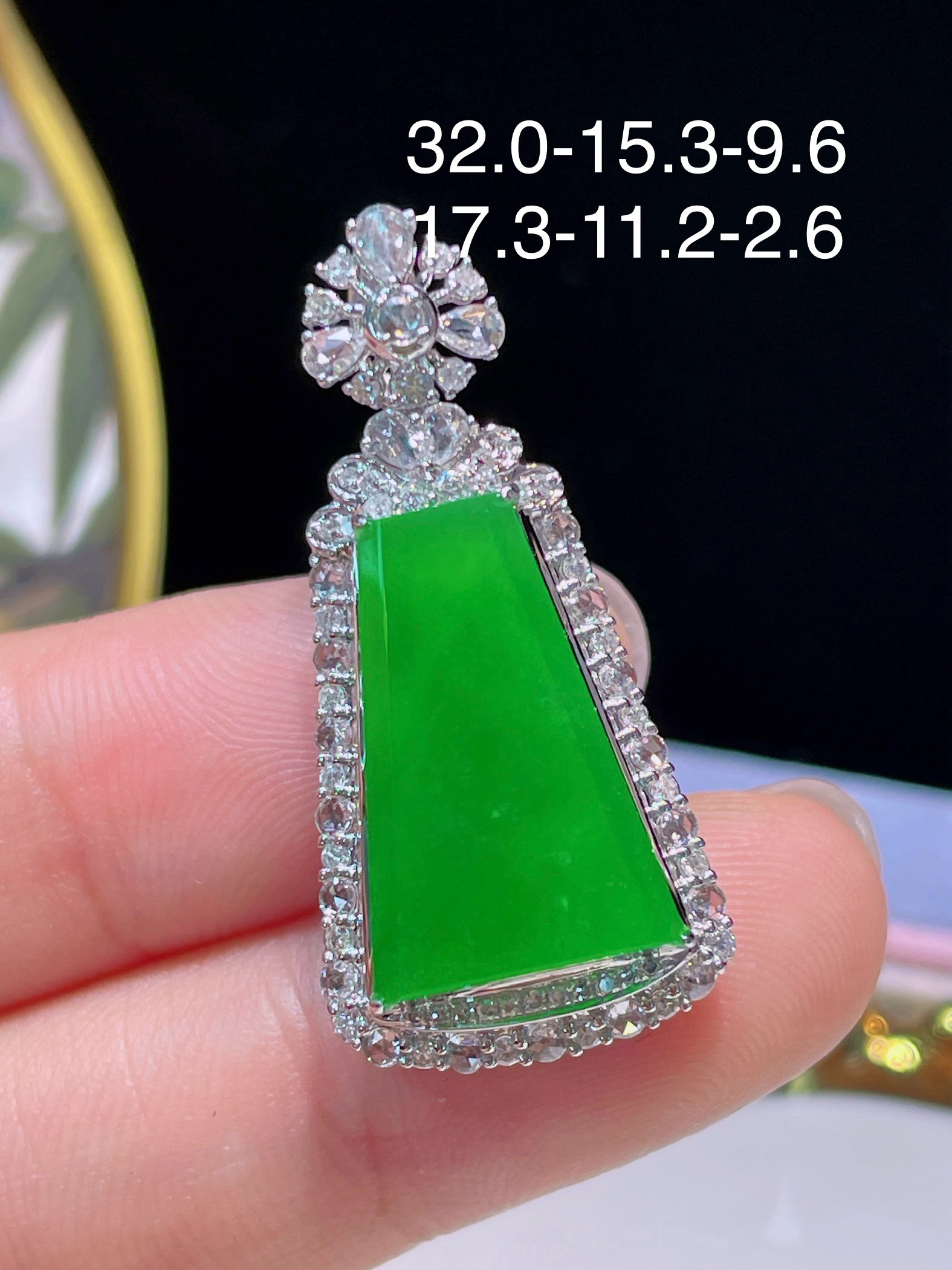 翠翠笙天然缅甸翡翠A货 满绿无事牌吊坠 18k金镶嵌钻石  细腻水灵