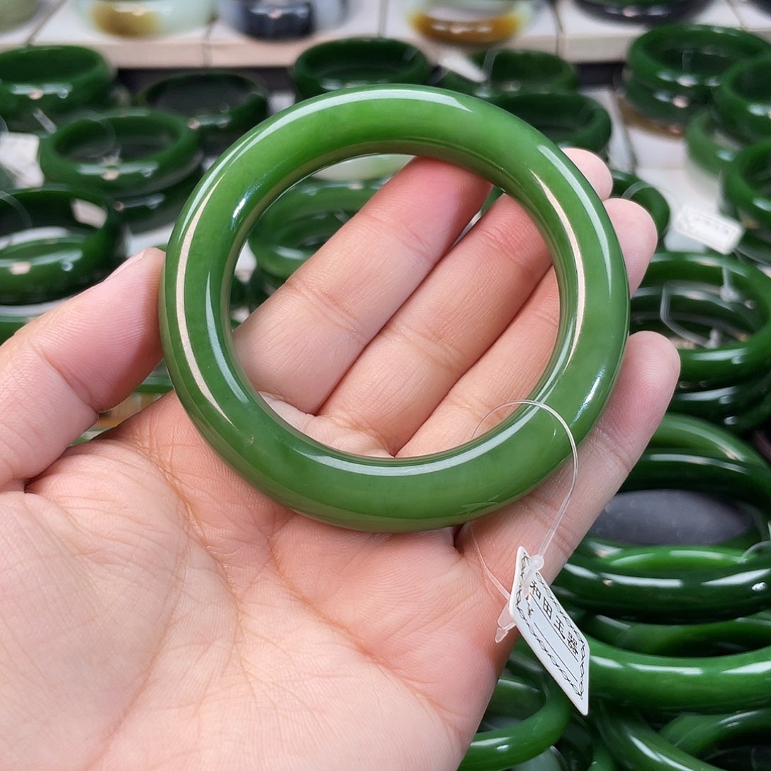 和田玉（碧玉）手镯未镶嵌