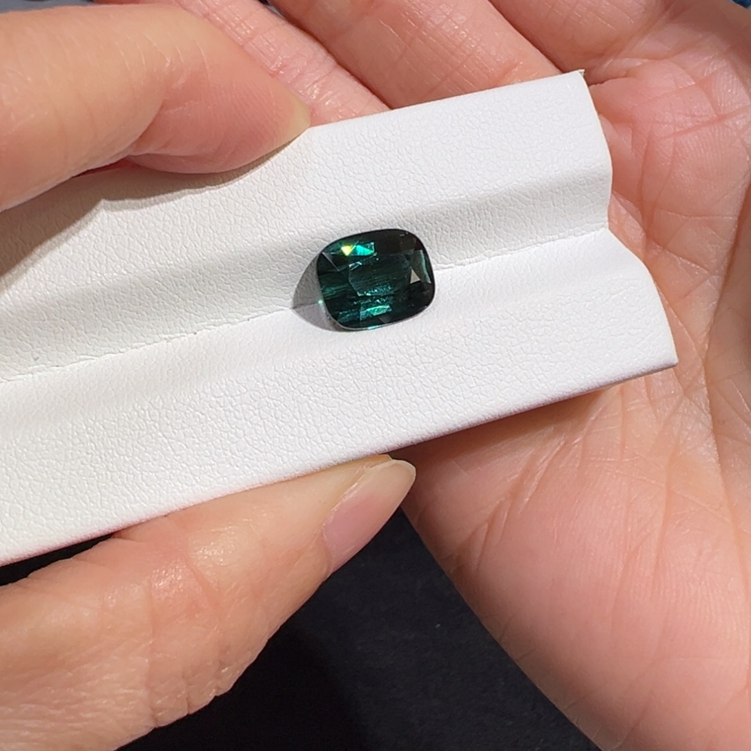 L***g碧玺珠宝半成品未镶嵌3.65ct拉贡