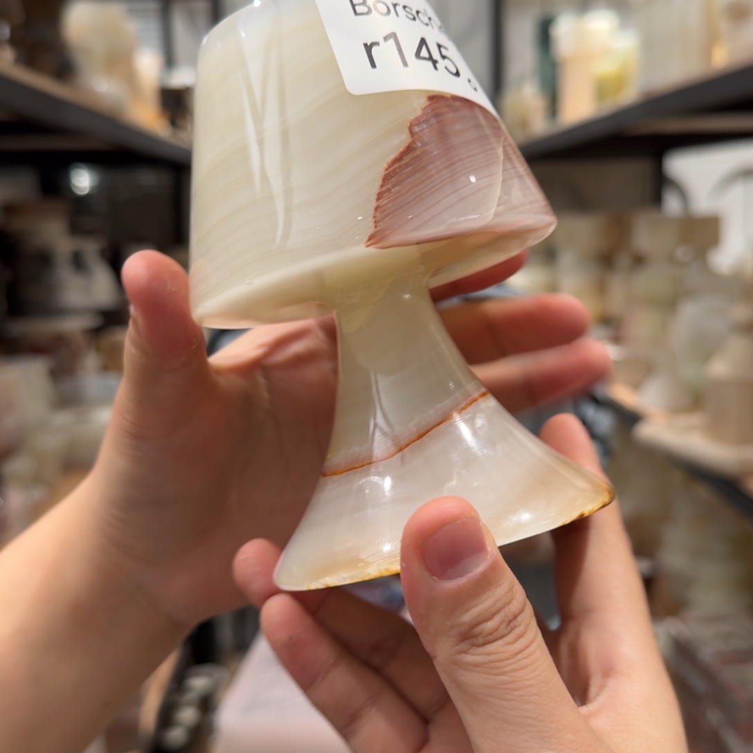 大理石r145。  关机。