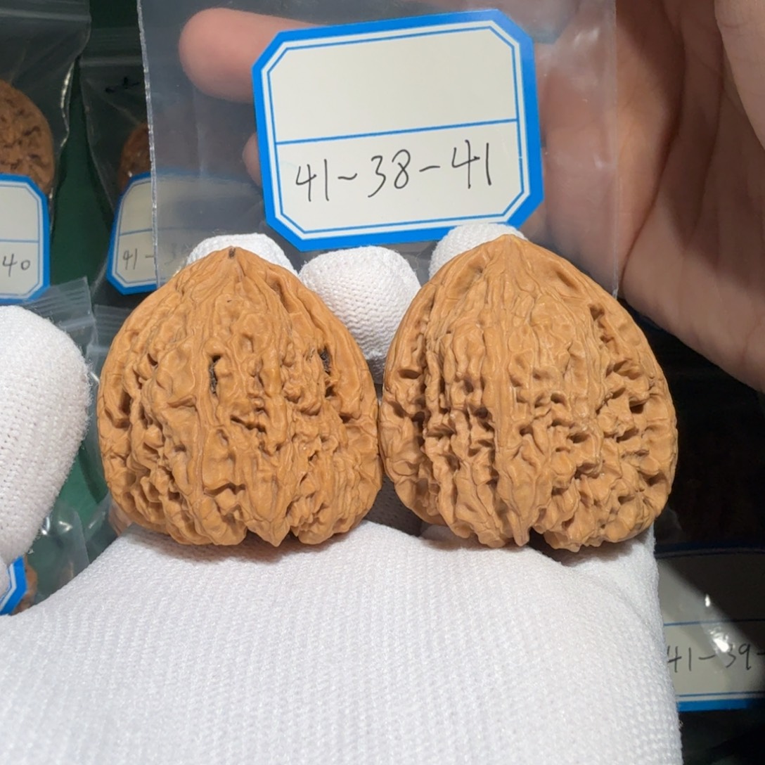 l***h文玩核桃吊坠南疆19