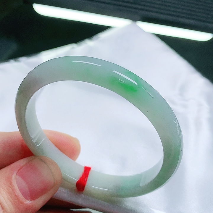 翡翠手镯未镶嵌翡翠手镯未镶嵌 54贵妃