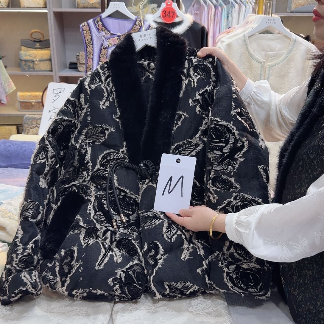 苏***阁非遗传承人的精神风貌