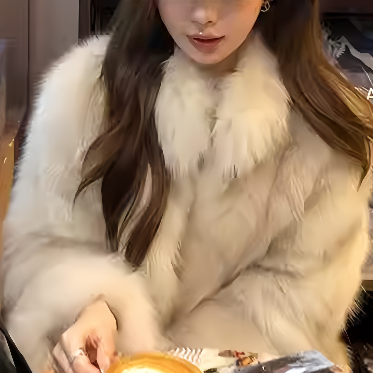 芬兰进口整皮狐狸毛冬季爆款女士纯色休闲风琥珀棕粘胶纤维中等厚