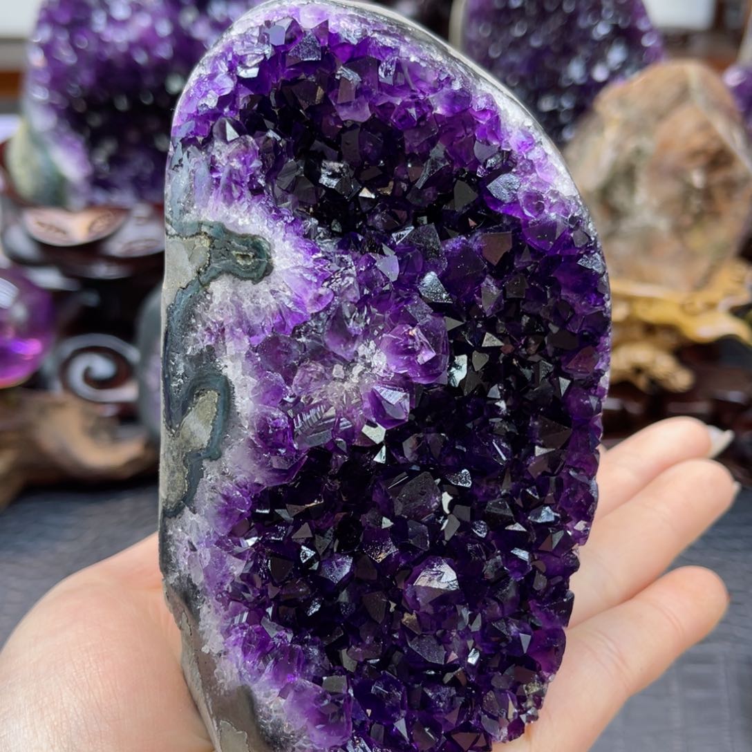 紫晶大型摆件（非配饰）未镶嵌