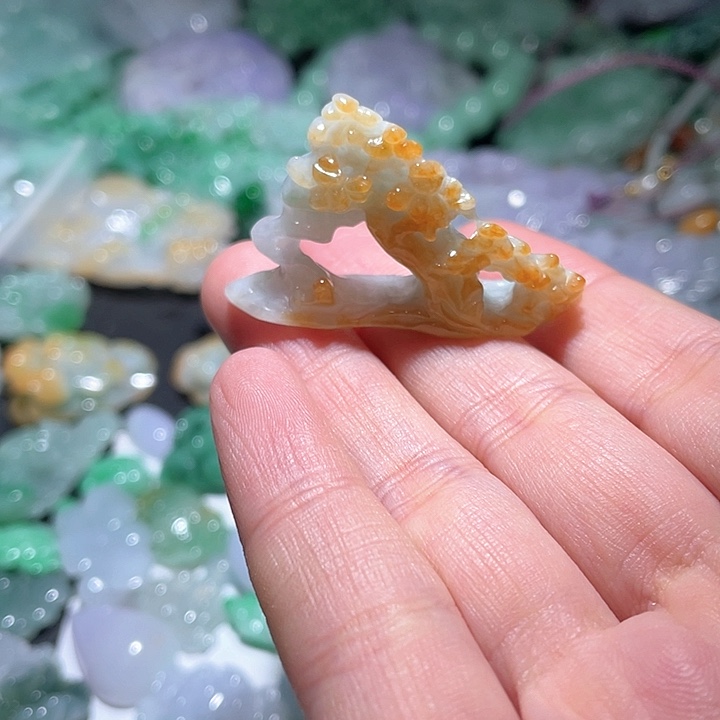 颈饰未镶嵌翡翠天