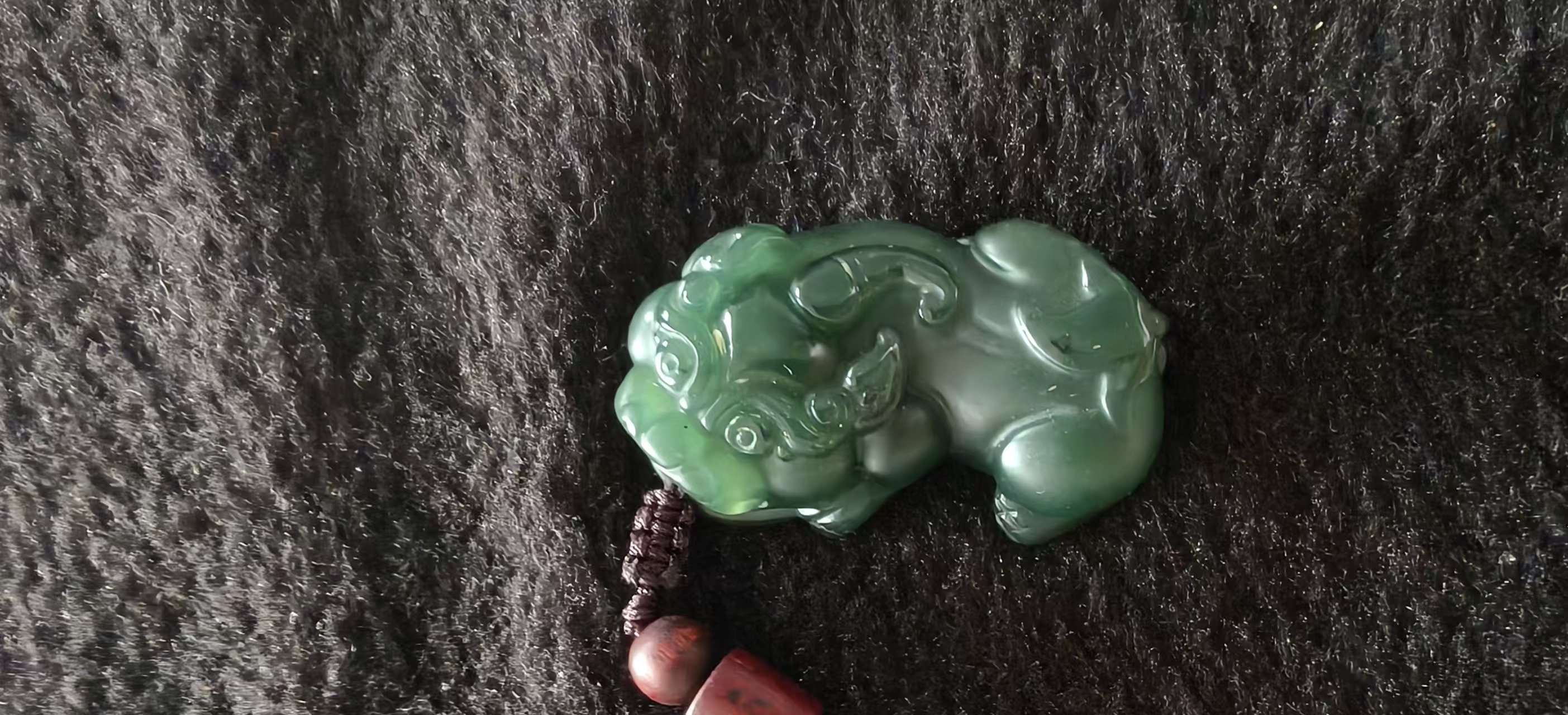 泰山玉貔貅男女款招财转运玉石挂件