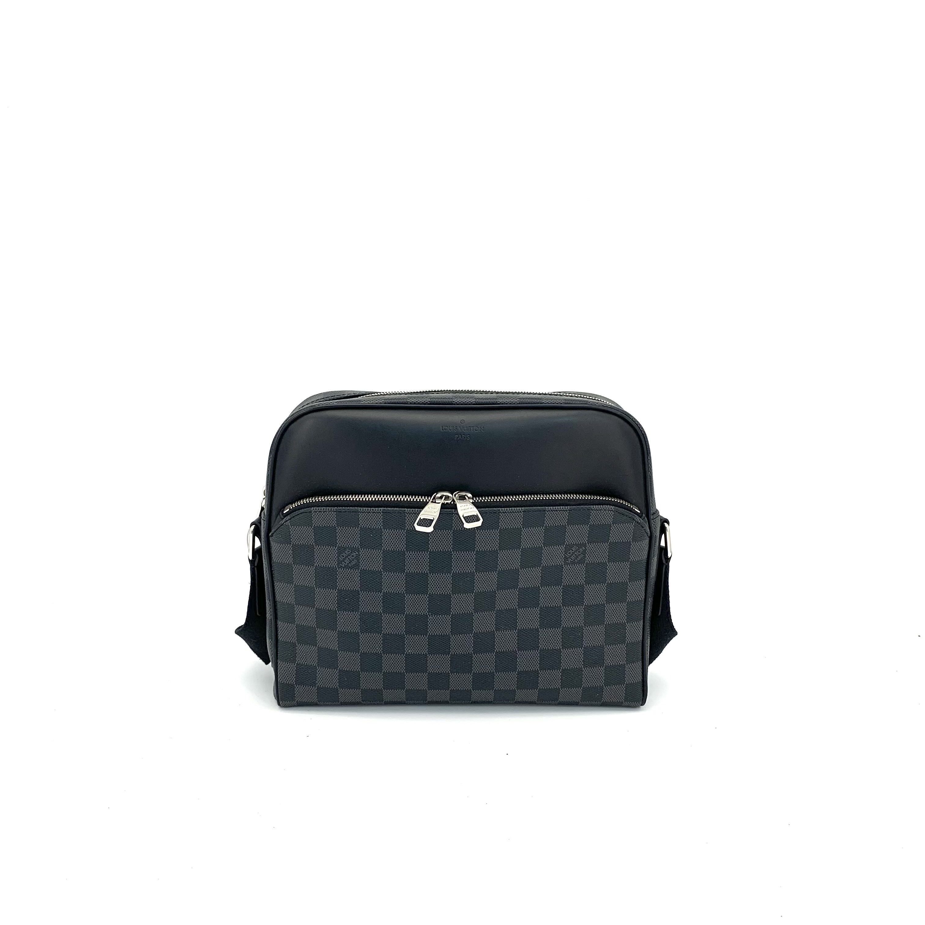 99新 LouisVuitton/路易威登 经典黑棋盘格拼皮邮差包  尺寸28/24