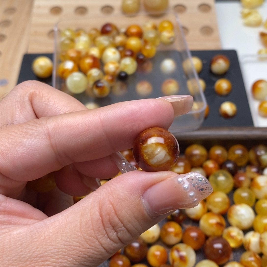 ****g蜜蜡未镶嵌裸石蜜蜡