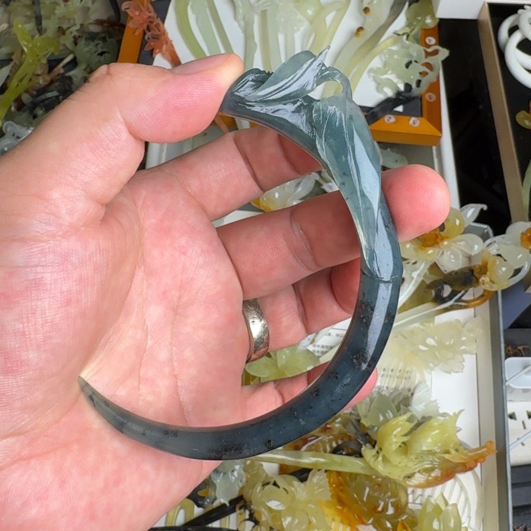 蛇纹石玉未镶嵌发饰