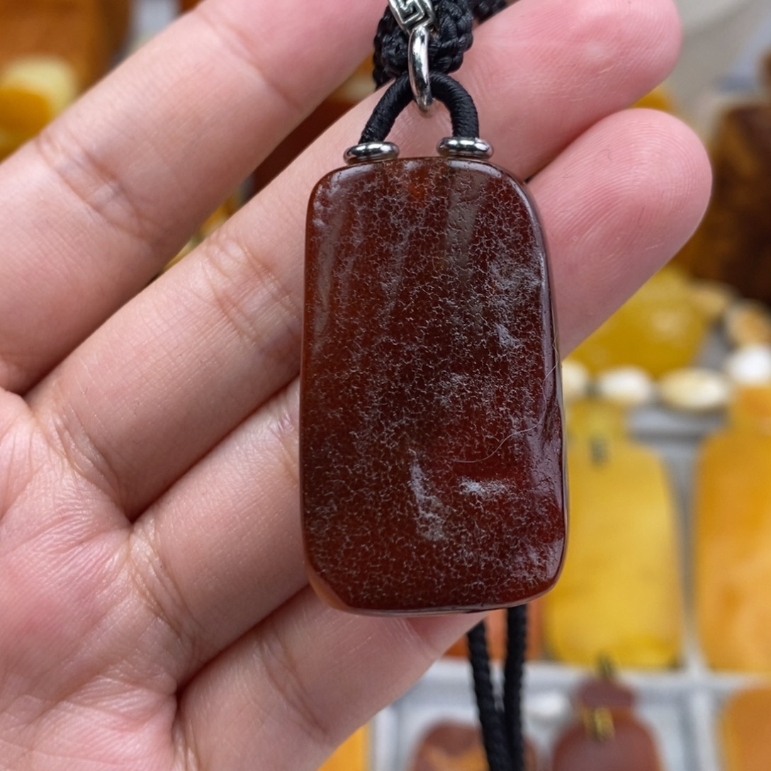 琥珀吊坠(赠链)未镶嵌