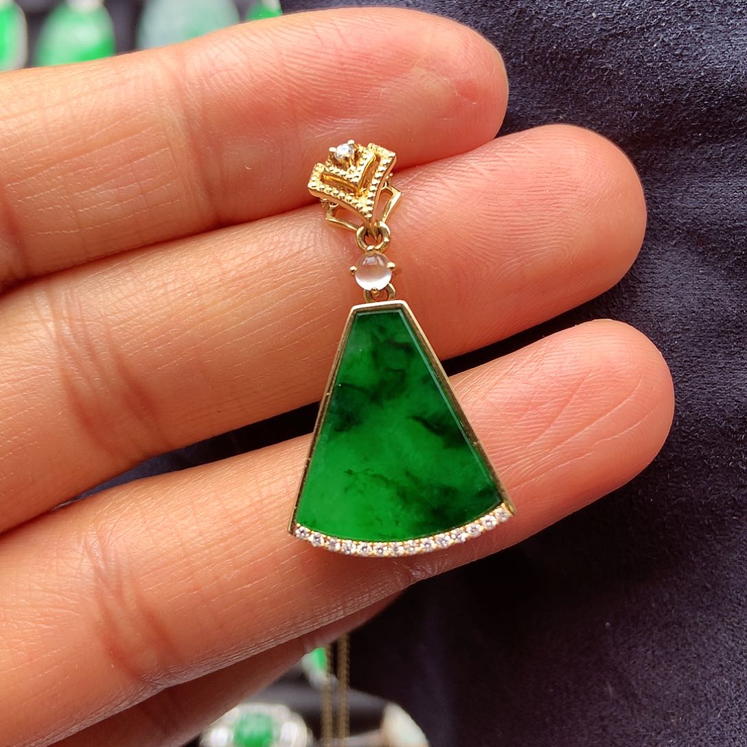 翡翠颈饰18K金镶嵌上新