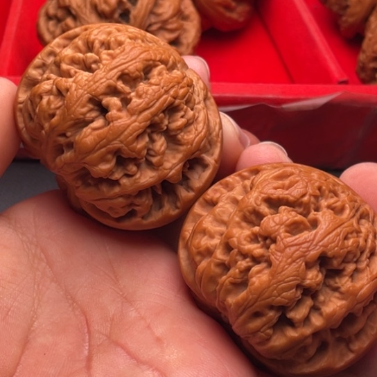 文玩核桃把件秦岭山脉核桃