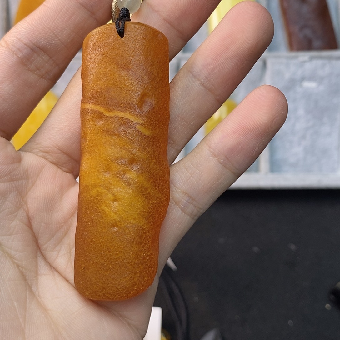 未镶嵌琥珀珠宝奇石