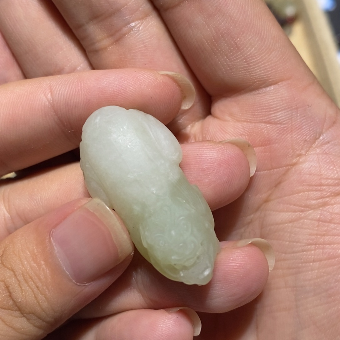 和田玉未镶嵌颈饰微**间