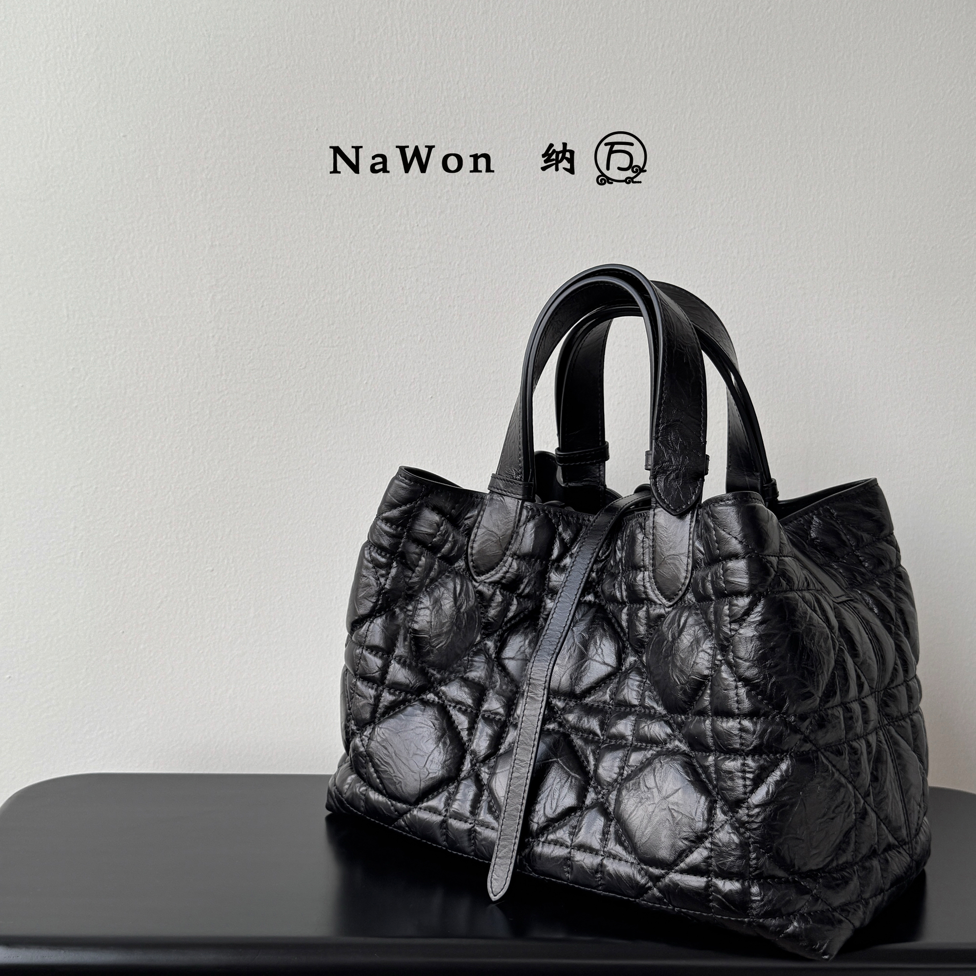 NaWon｜25新款油蜡牛皮横版土著 大藤格纹轻奢风水桶包单肩手提包