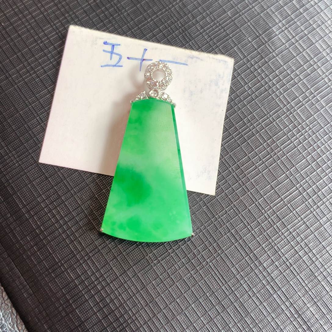 颈饰18K金镶嵌翡翠翡翠