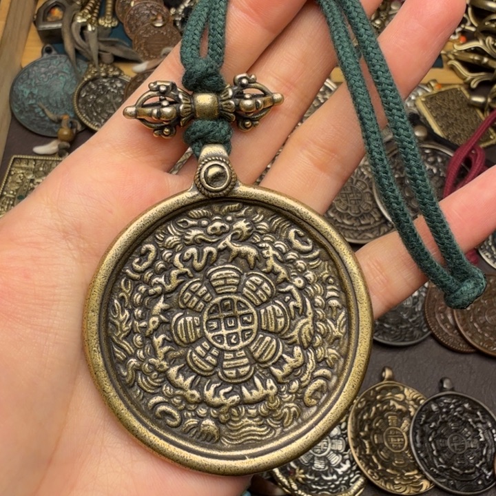 藏传文玩九宫如图