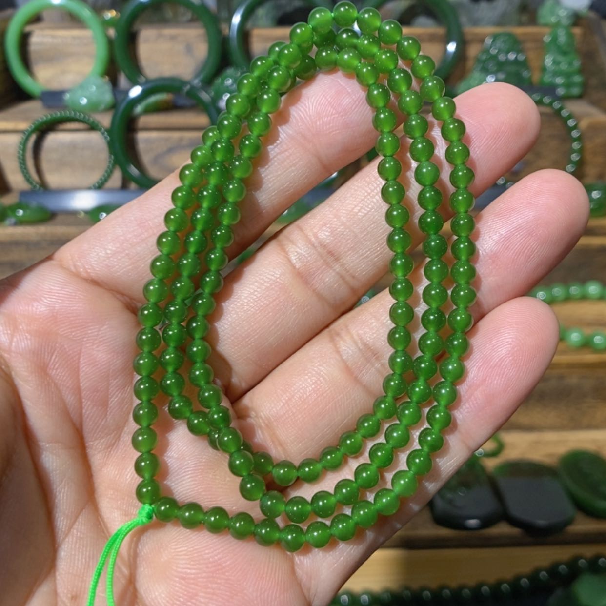 【闪购商品】吊坠(不含链)未镶嵌和田玉巴料阳绿项链4mm