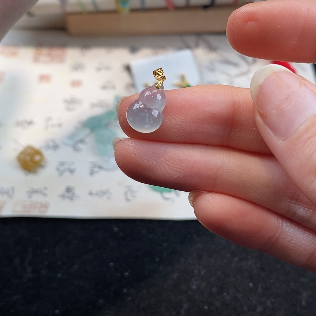 翡翠颈饰未镶嵌?*天然翡翠