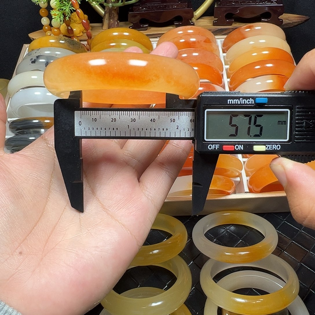 石英质玉（黄龙玉）未镶嵌手镯