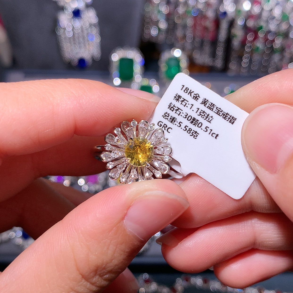 【闪购商品】彩色蓝宝石戒指18K金镶嵌