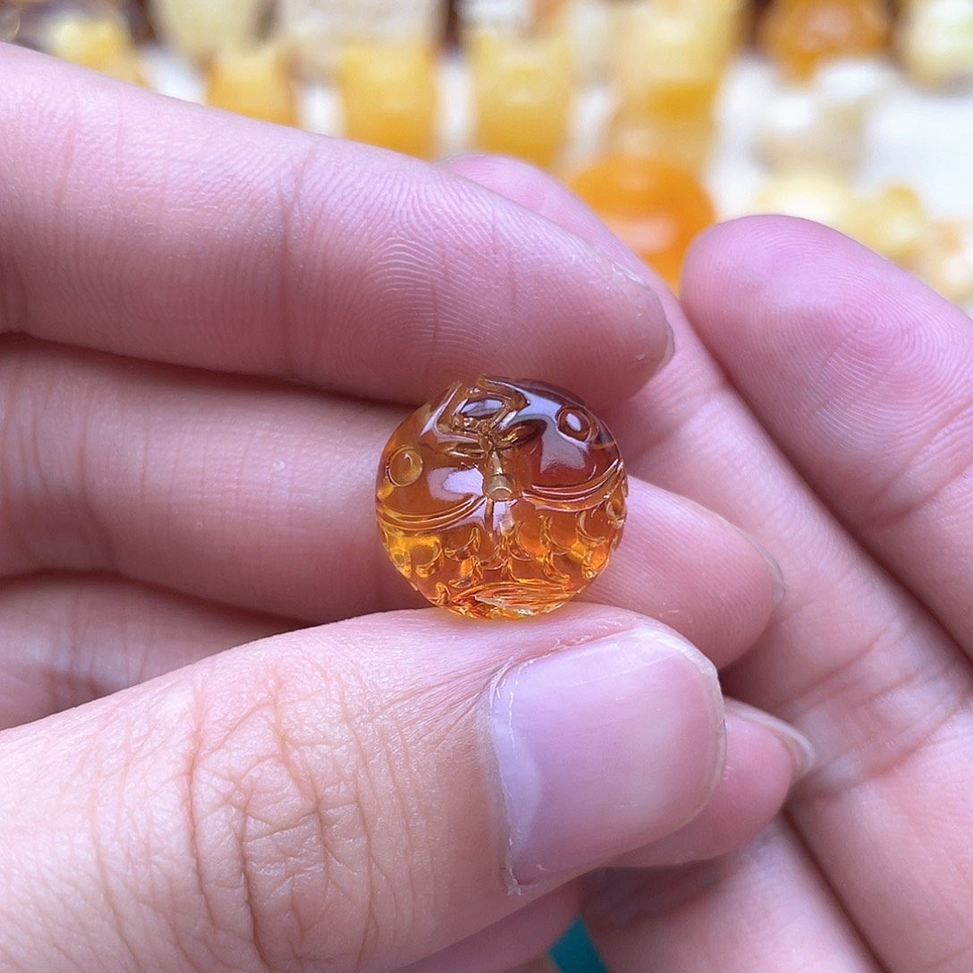 琥珀裸石未镶嵌蜜蜡