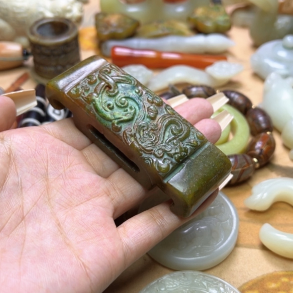 【闪购商品】蛇纹石玉颈饰未镶嵌