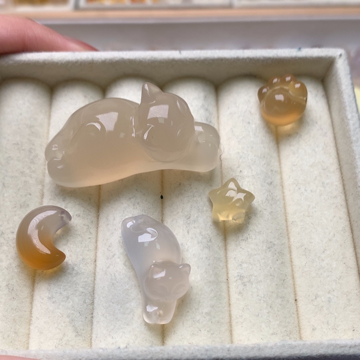 玛瑙/玉髓未镶嵌玛瑙趴趴猫手身高➕滴流