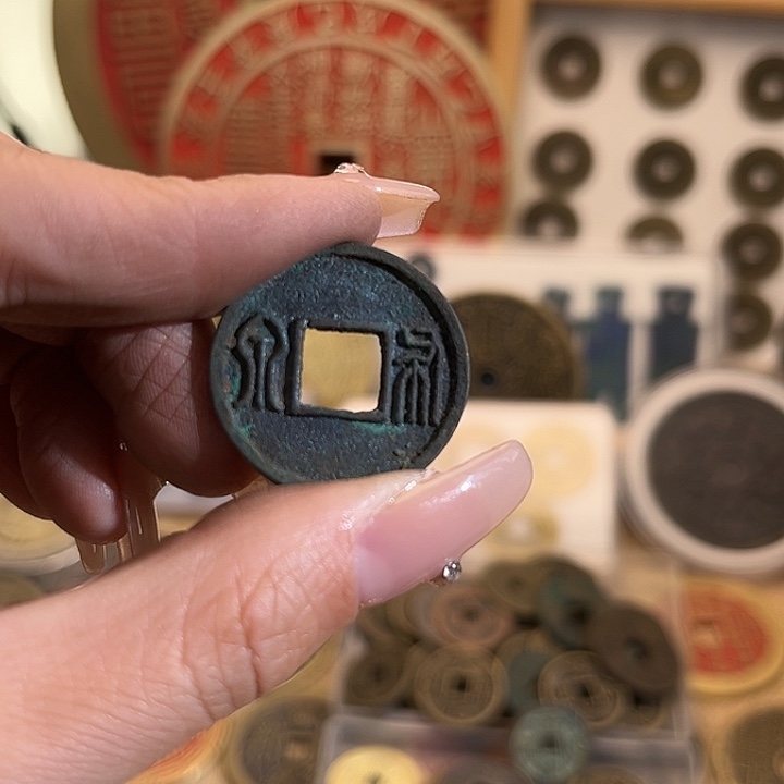 进***进铜现代翻砂工艺作品