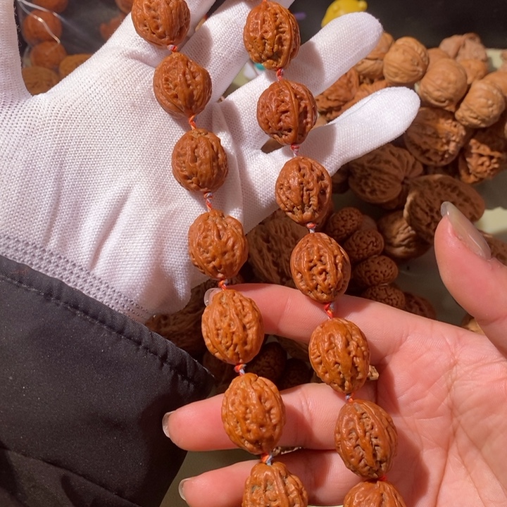 文玩核桃手串……37